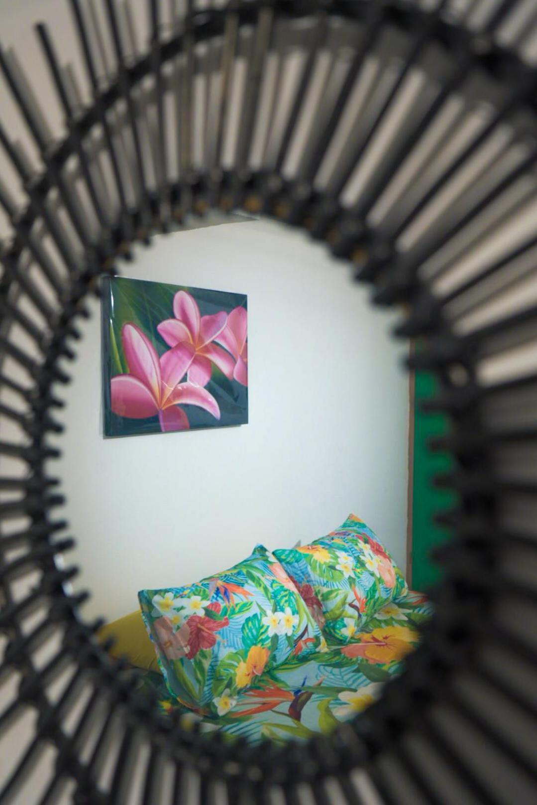 Lemon House Hotel Maroe Bagian luar foto