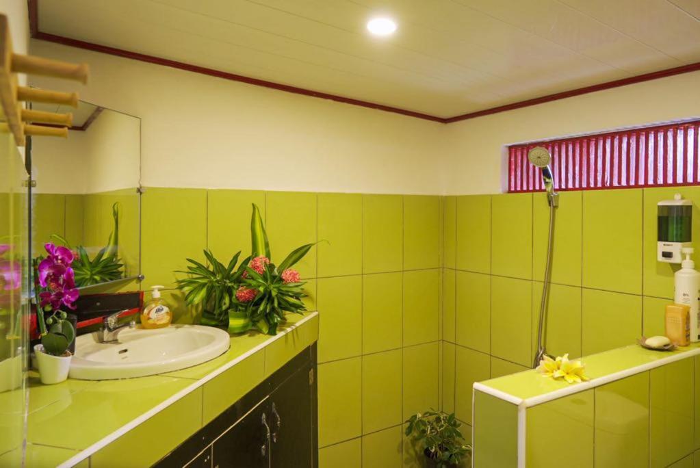 Lemon House Hotel Maroe Bagian luar foto