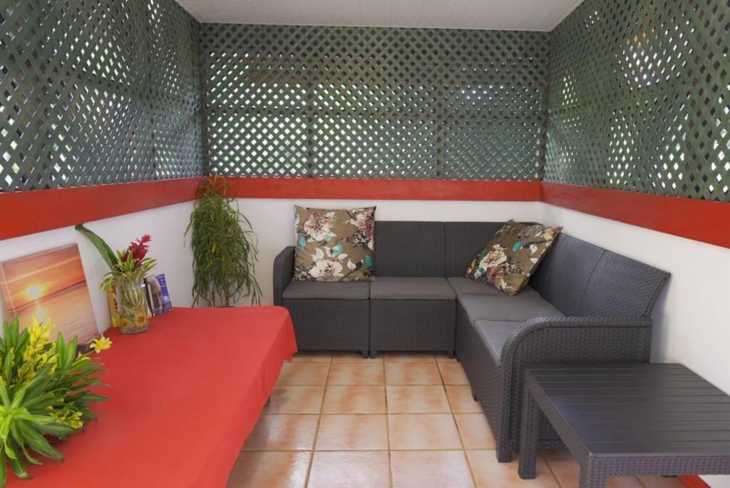 Lemon House Hotel Maroe Bagian luar foto
