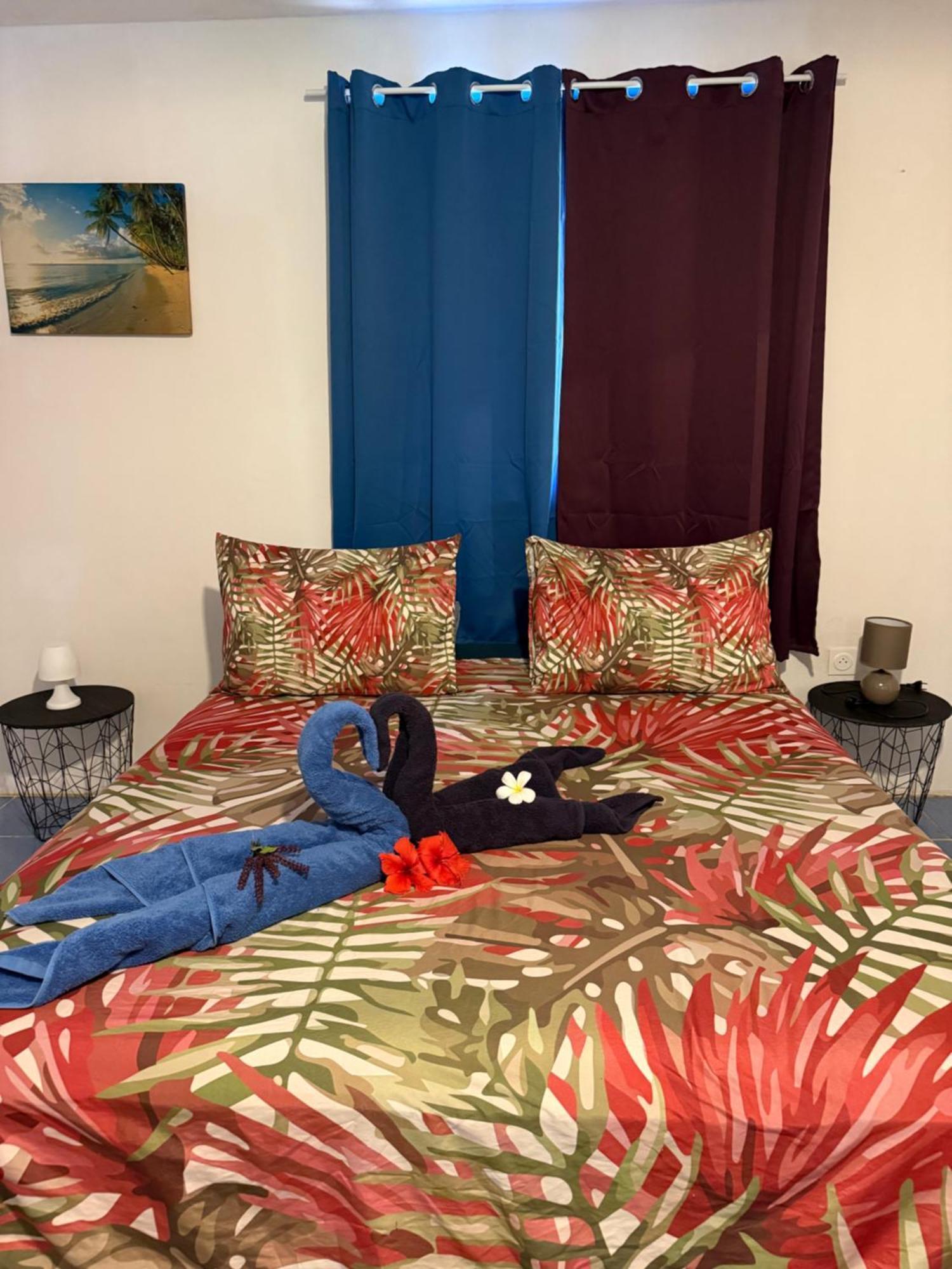 Lemon House Hotel Maroe Bagian luar foto